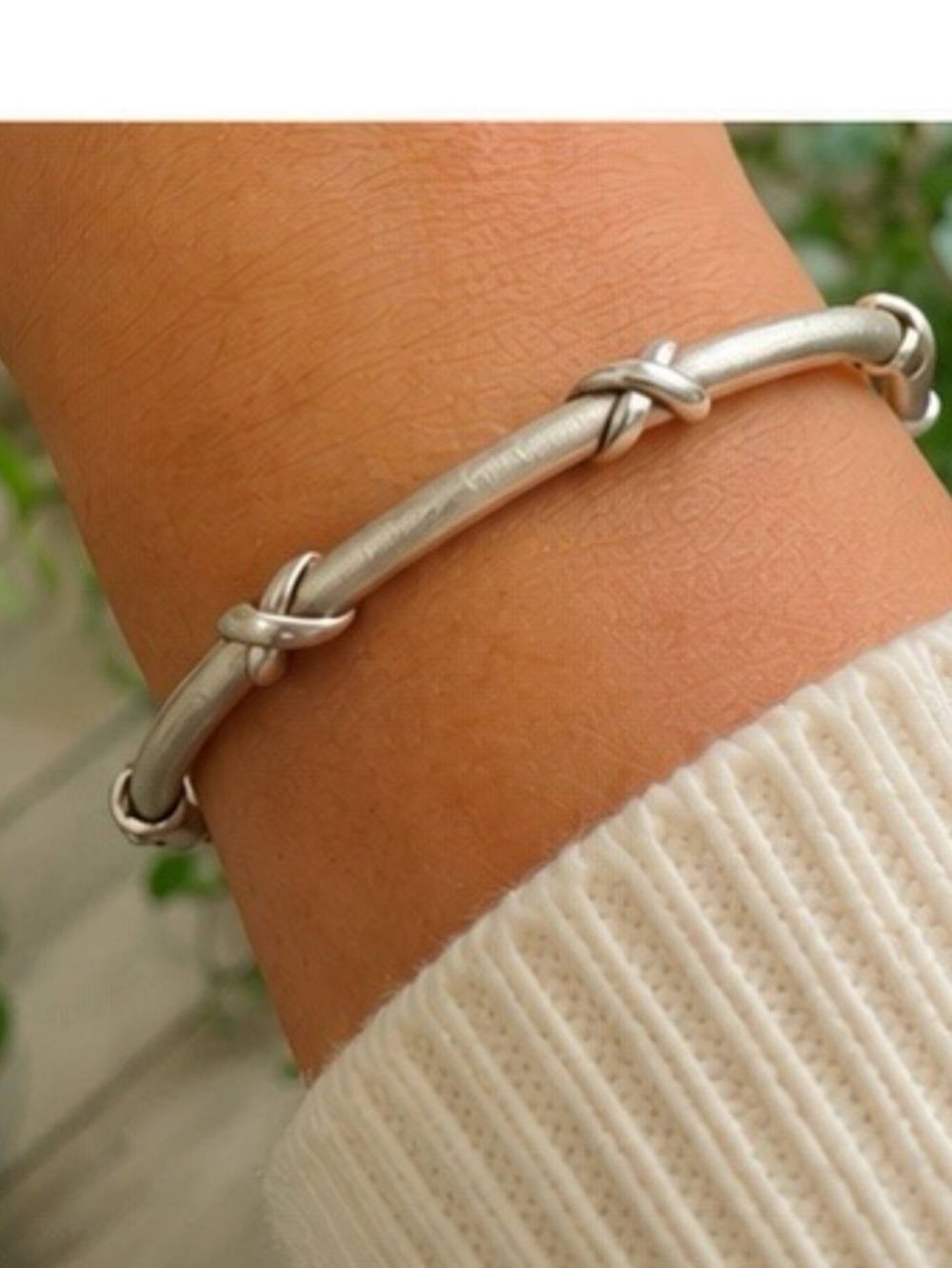 925 Sterling Silver Textured Knot Accent Hinged Bangle Bracelet - Picture 3 of 6